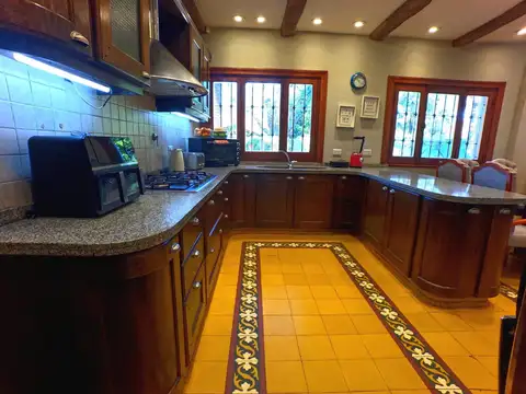 Casa en Venta en Barrio Parque Leloir, USD 580.000