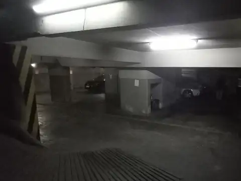 Cochera en Monserrat