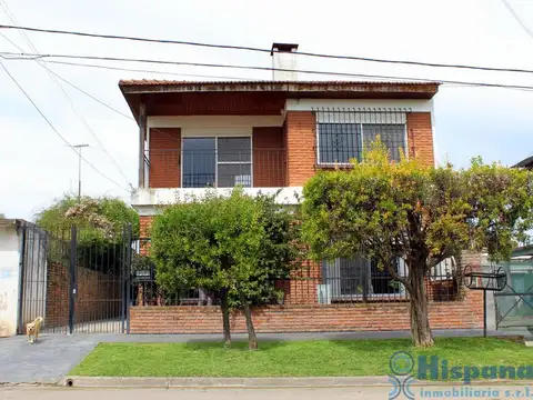 Hermoso chalet, en 2 plantas, en venta APTA CREDITO, Tortuguitas Centro