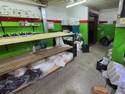 Galpon en Venta en Wilde, USD 165.000