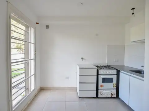 Depto Tipo Casa en Venta de 2 ambientes