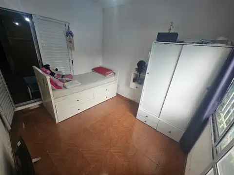 CASA 4 AMB. CON FONDA Y PISCINA