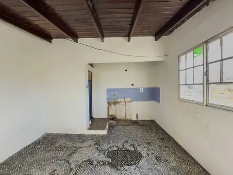 Galpón en Venta en La Plata [Cod: 083976]