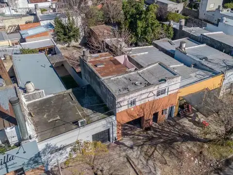 Galpón en Venta en La Plata [Cod: 083976]