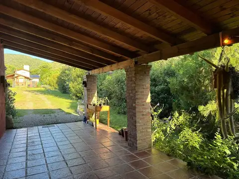 Casa 5 ambientes con 2 baños