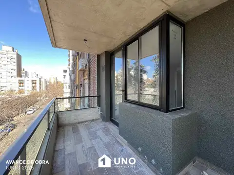 Alvear y Mendoza - Dpto de 1 Dormitorio Externo. Posibilidad cochera.