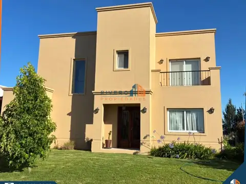 Casa en Alquiler 4 habitaciones en Horizontes al Sur