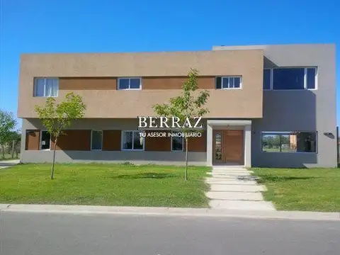 Casa Venta  6 ambientes al agua en barrio San Marco Villanueva lote de 1100 m2