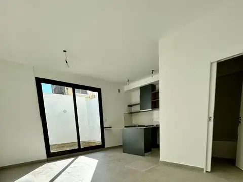 Sábato 3400, Piso PB