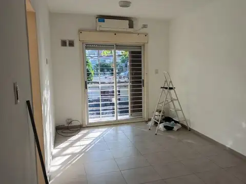 Aristóbulo Del Valle 5400, Piso 1