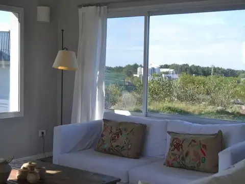 Casa en Venta en Barrio Golf 2, USD 450.000