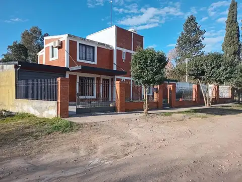 CASA 4 DORMITORIOS EN VENTA B° COMUNA DE SAN ROQUE
