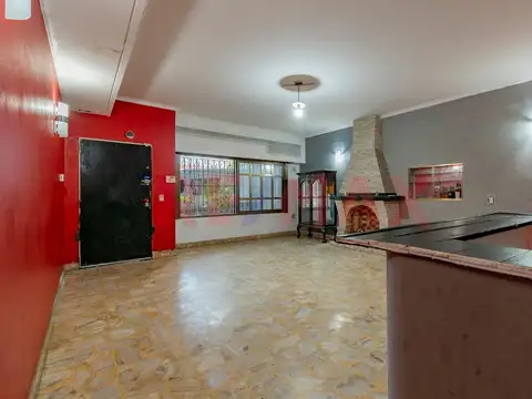 CASA EN PARQUE CHACABUCO