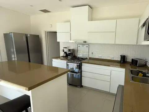 Casa en Alquiler Temporal en Nordelta Los Lagos, USD 3.500