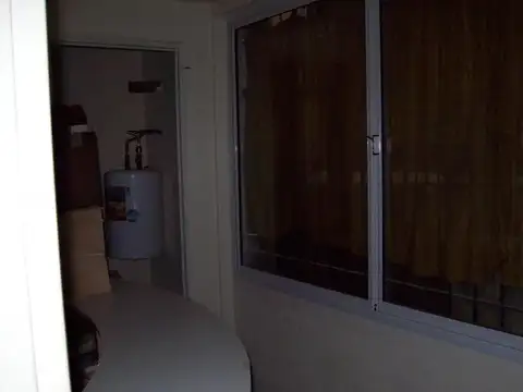 Defensa e/ Avenida Hipólito Yrigoyen y Alsina