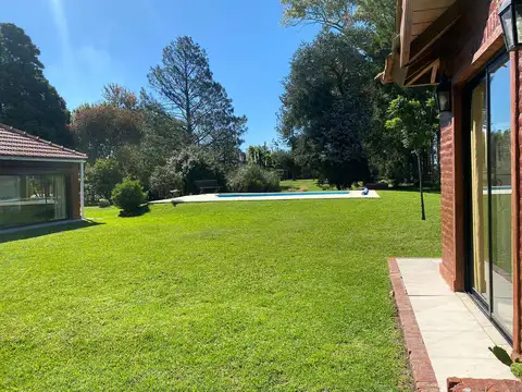 Casa en venta en el CC Larena. SE ACEPTA PROPIEDAD EN PAGO