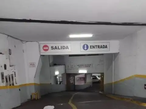 Peron esquina Castelli