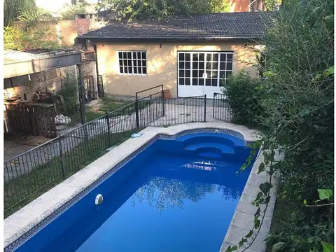 Casa en Venta con 2 cocheras