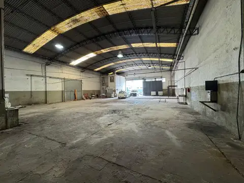 Galpon en Alquiler 34  mts Fondo