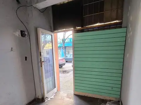 Local en Alquiler en Villa Real, $ 350.000