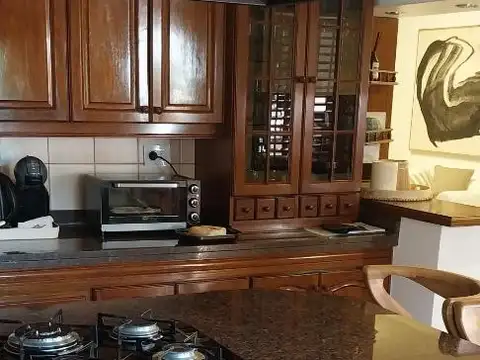 MAGNIFICA PROPIEDAD EN SAN JUSTO  5 AMBIENTES