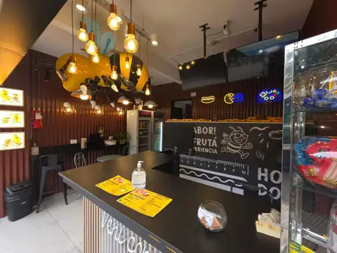 Av. Luis María Campos 800