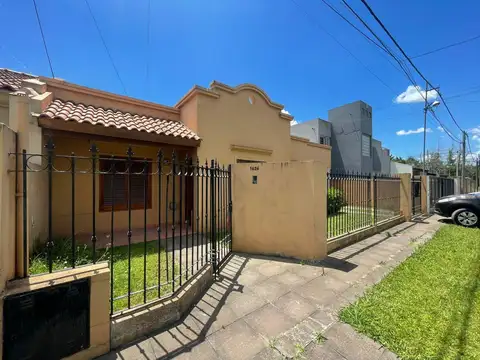 Casa en alquiler en lujan calle entre rios al 1600