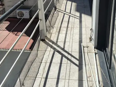 EXCELENTE DUPLEX TIPO LOFT DE 3 AMBIENTES