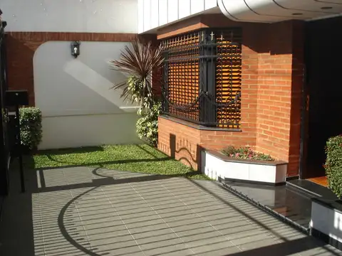 Casa en Venta en Liniers, USD 439.000