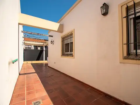 Casa en Venta en Villa Sarmiento, USD 229.000