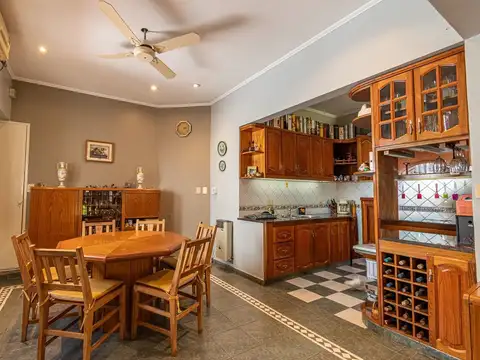 VENTA GRAN CASA 3 AMB+DEPTO 3 AMB  EN V SARMIENTO