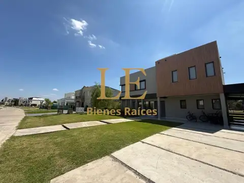 Casa 4 ambientes con 3 baños