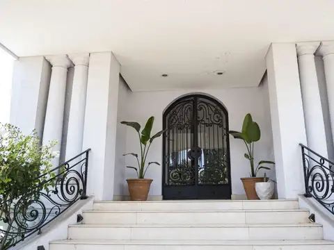 Fantastica casa en ubicacion central.