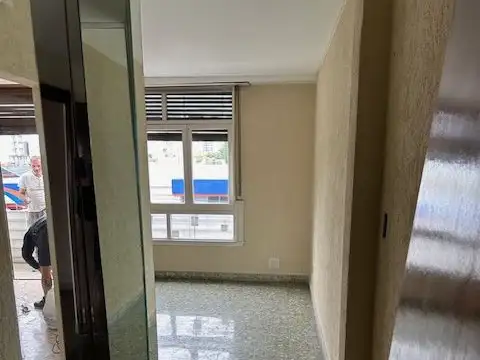 Oficina en Alquiler en Banfield, $ 500.000