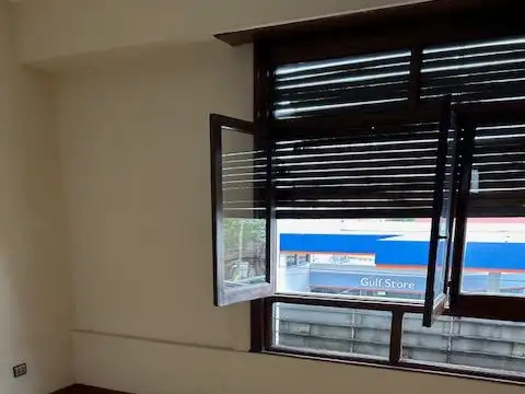 Av. Hipolito Yrigoyen 7000