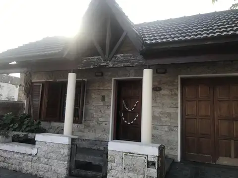 Venta | Casa | 3 Dormitorios | Cochera | Capitán Bermúdez | Barrio Centro