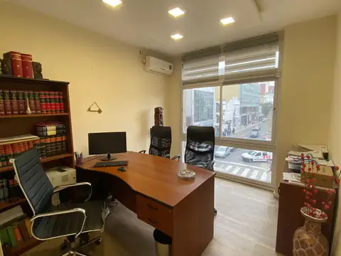 Oficina 2 ambientes con 1 baño