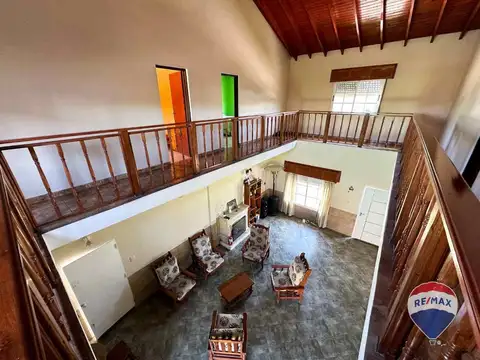 Casa en Venta con 2 cocheras