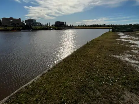 Terreno en Venta de 909,0 m2