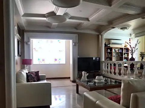 Departamento en Venta de 6 ambientes