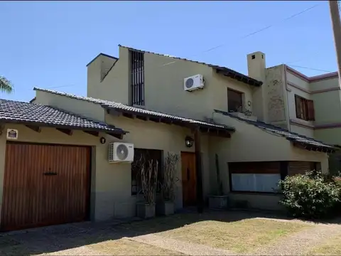 Casa en Venta, sobre Pueyrredon Esq Urquiza