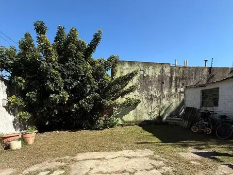 Casa 2 ambientes con 1 baño