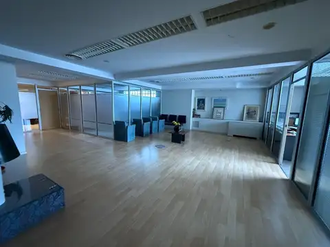 ALQUILER OFICINA MICROCENTRO CON 2 COCHERAS