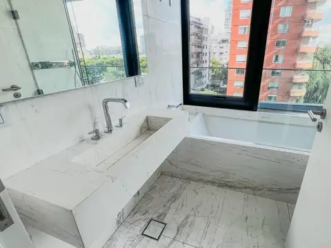 Departamento en Venta con 3 cocheras