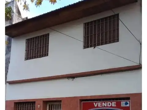 PH Tipo Casa Al Frente en Dos Plantas - 4 Ambientes con Patio y Terraza