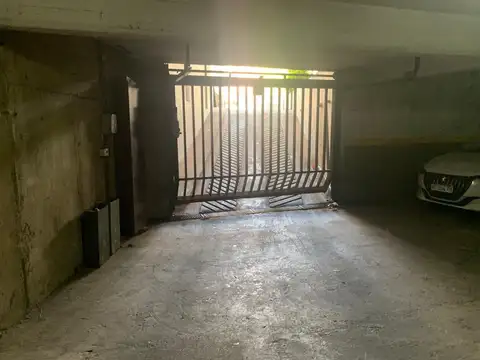 Venta Cochera en San Isidro cubierta