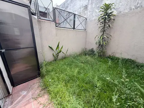 Depto Tipo Casa en Venta al Este