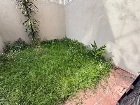 Depto Tipo Casa 2 ambientes con 1 baño