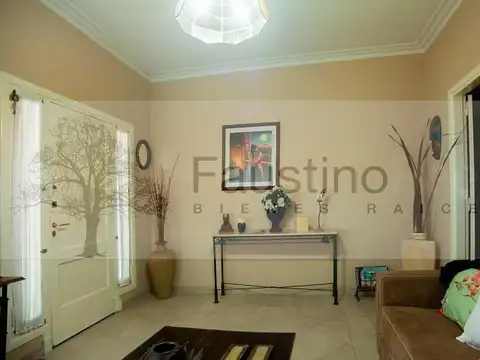 Casa en Venta en Haedo, USD 230.000