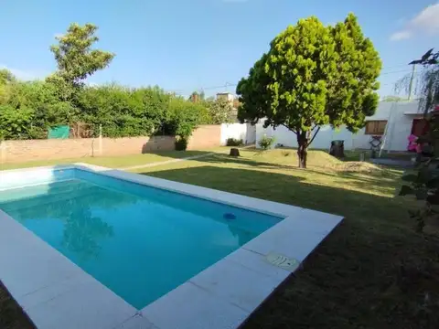 VENTA CASA 4 DORMITORIOS EN VILLA ALLENDE